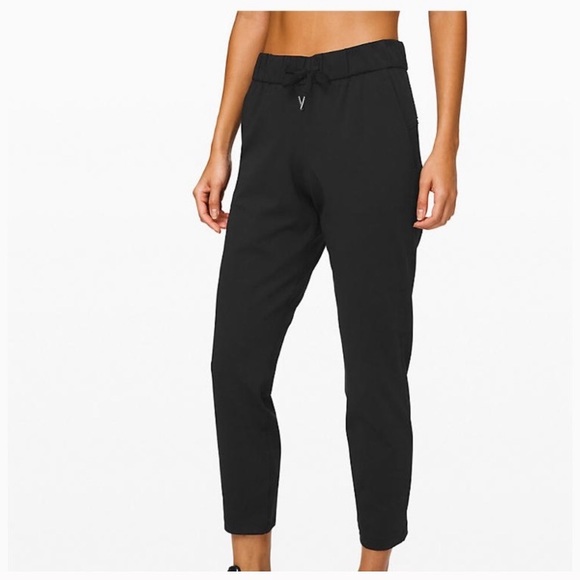 lululemon athletica Pants - On the fly luxtreme 7/8 length lululemon pants